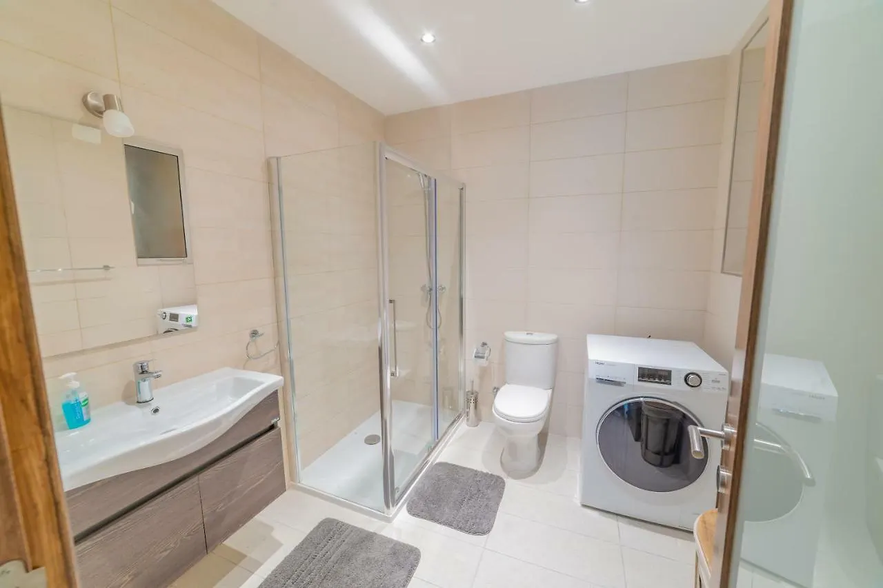 Modern Apartment Is-Swieqi