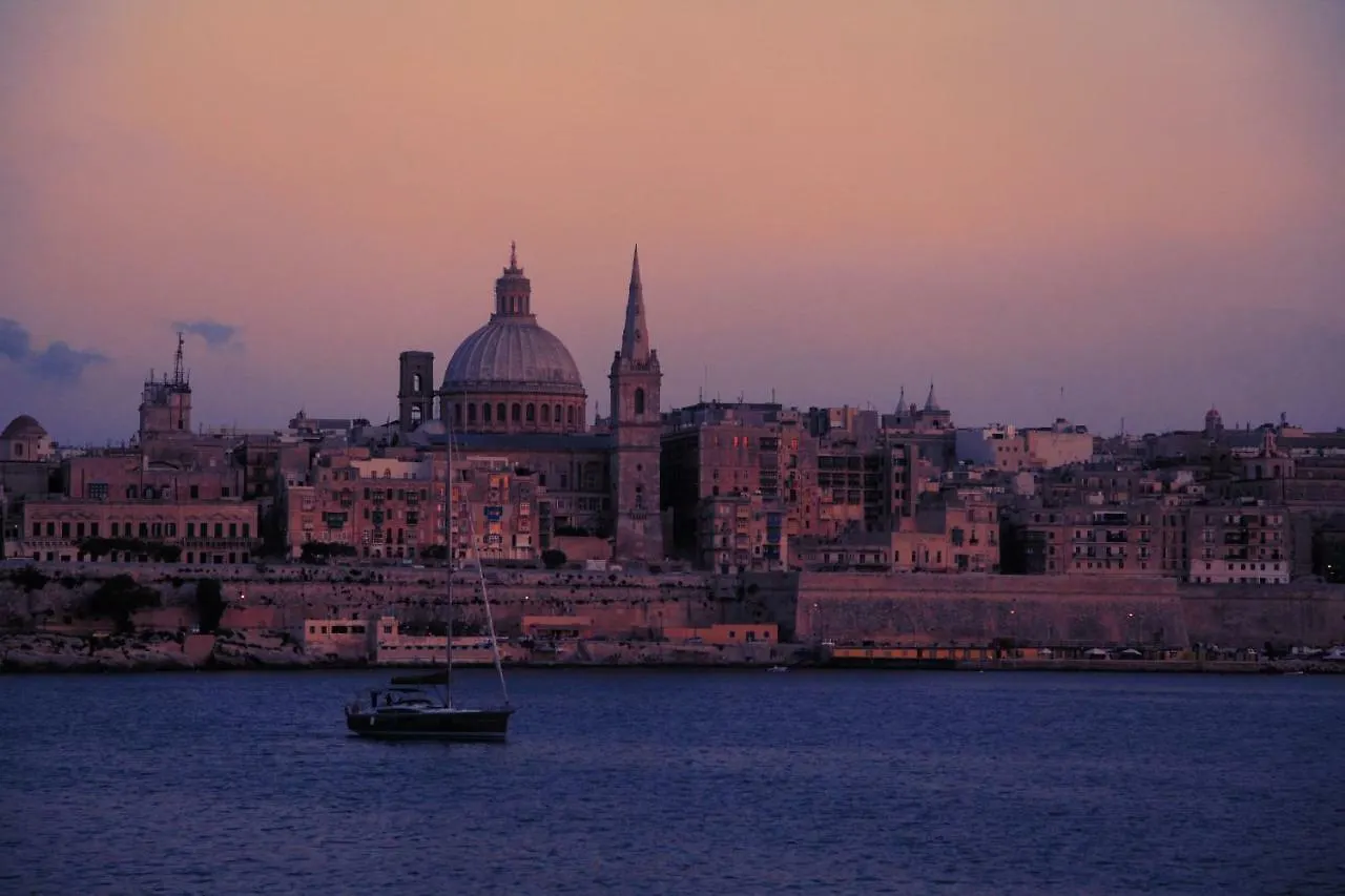 Modern Apartment Is-Swieqi Malta